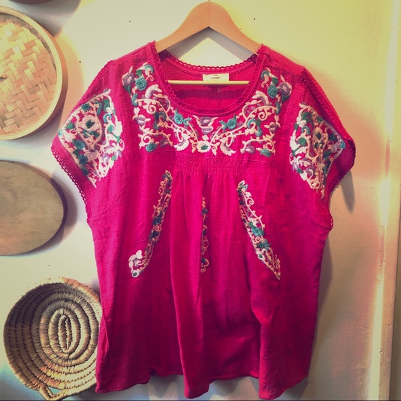 entro Tops - Entro embroidered boho top